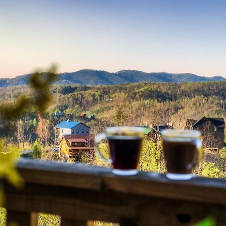 Mountainscape - Brand New Cabin W Views - Hottub - Firetable - Ps5 - Pooltable - 3 Pools Gatlinburg Exterior foto