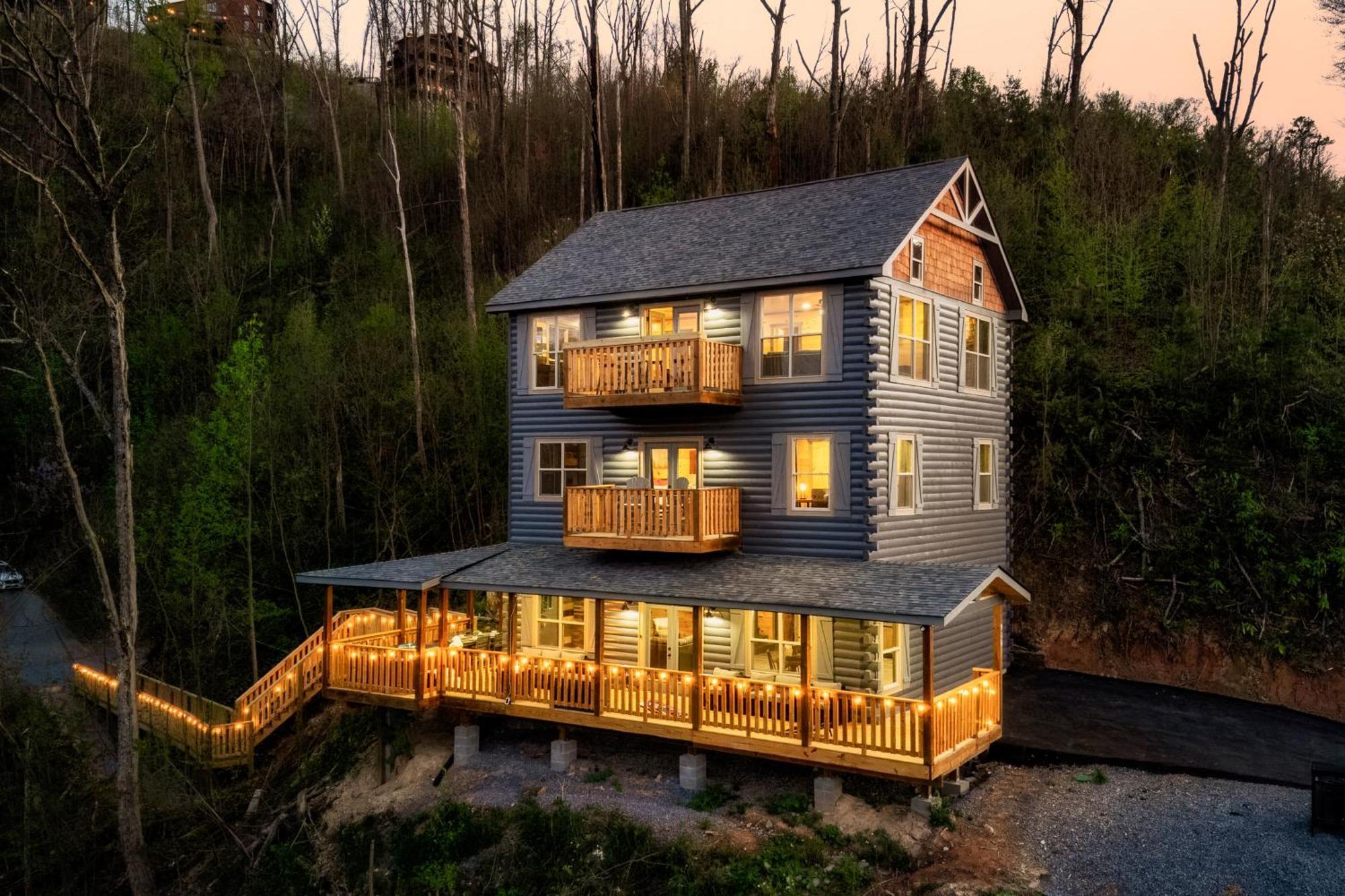 Mountainscape - Brand New Cabin W Views - Hottub - Firetable - Ps5 - Pooltable - 3 Pools Gatlinburg Exterior foto